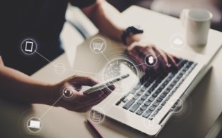 shutterstock_548152279-employee working from laptop