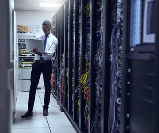 Learn the four essential reasons why Dell 16G PowerEdge servers are at the forefront of server cybersecurity to ensure security at the enterprise level.
